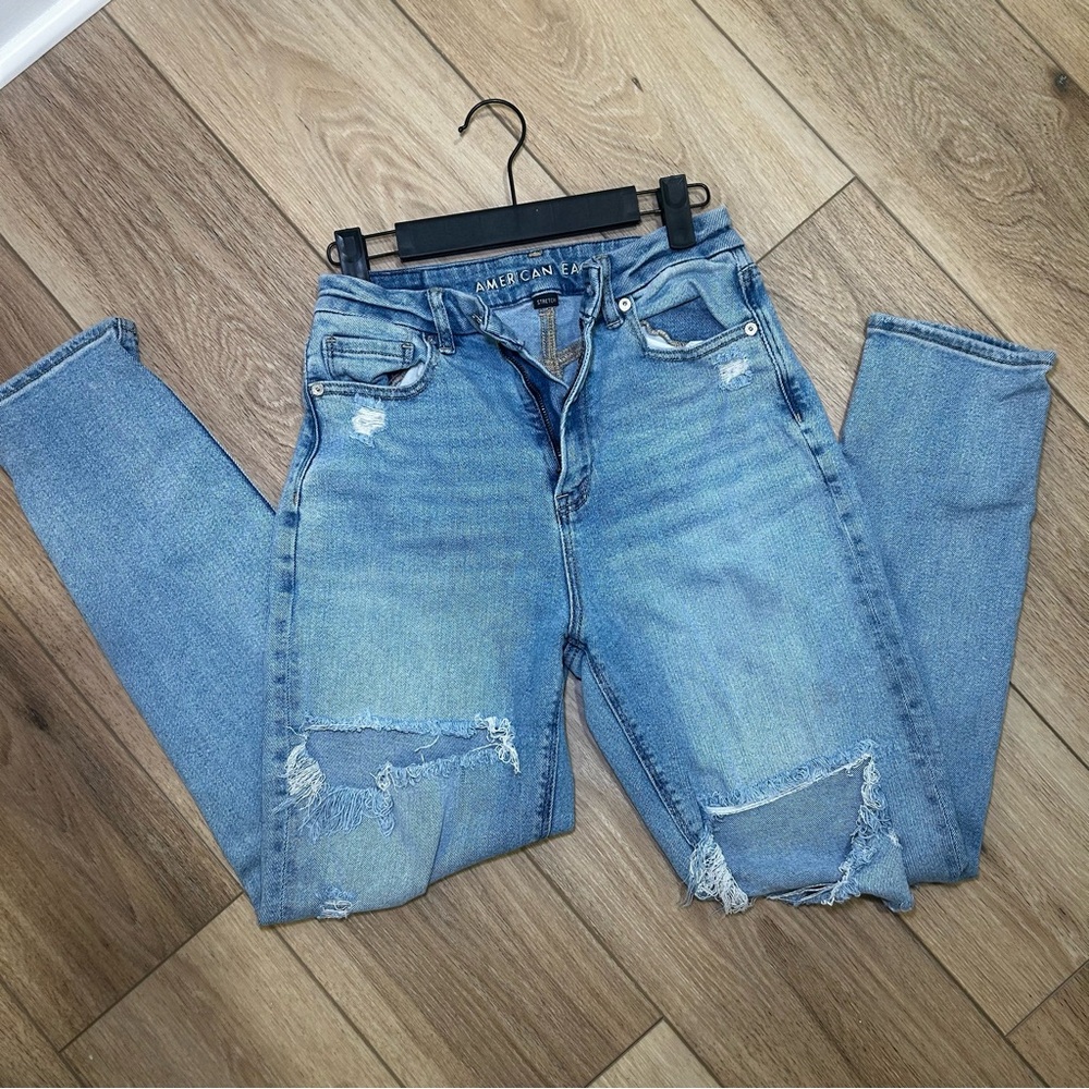 American Eagle Distressed Blue Jeans